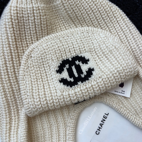 Auth BN Chanel 24N CC Logo Ear Warmer White Cashmere Beanie - Picture 2 of 7